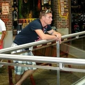 Meet your Posher, Eric